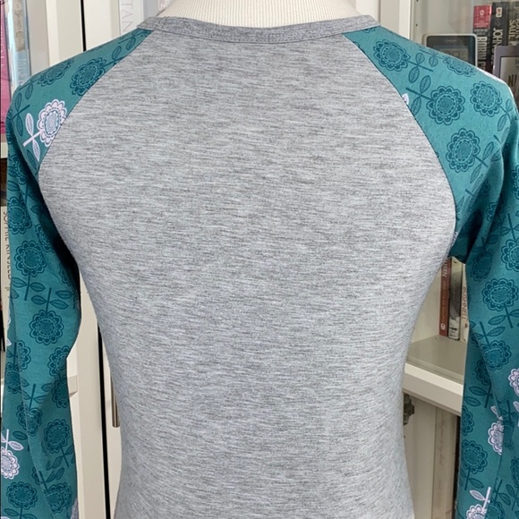 LuLaRoe Randy Gray Floral Print 3/4 Sleeve Tunic - Picture 9 of 15